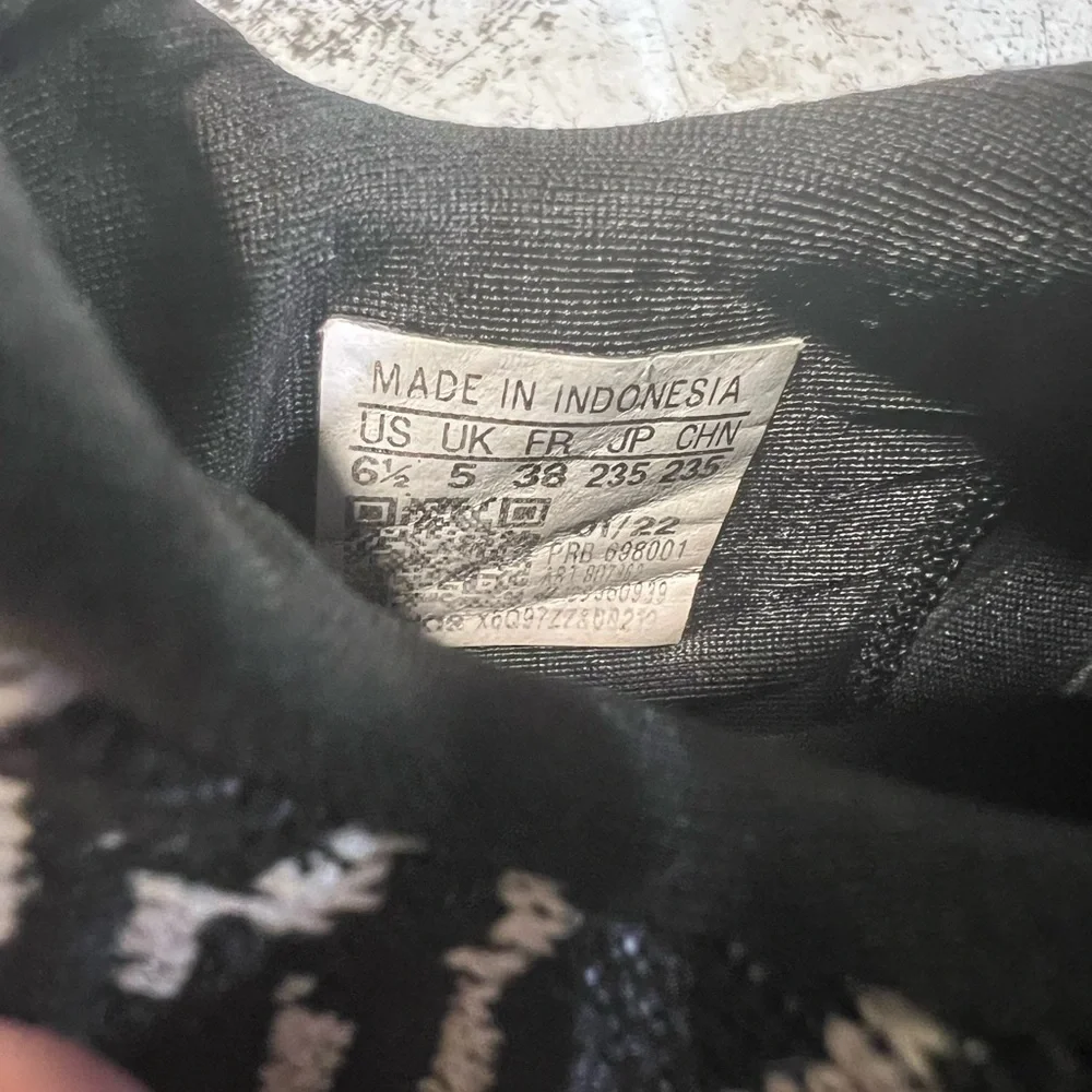 Adidas Swift Run 1.0 Shoes Beige Black Women’s Size 6.5 - Picture 5 of 5